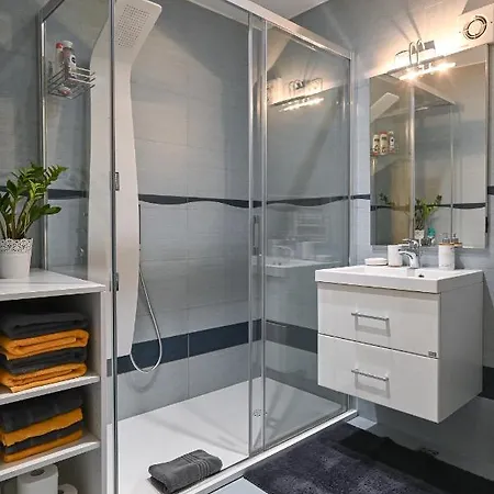 Stros With Private Sauna